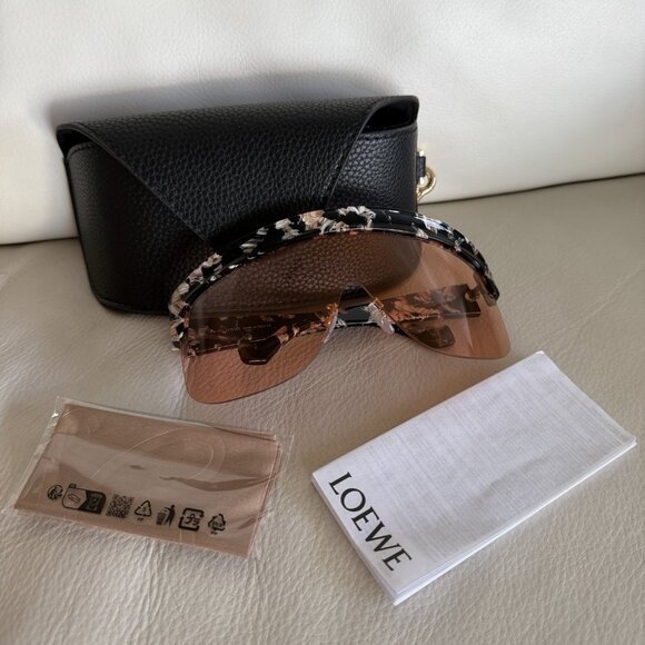 NEW Loewe Women Sunglasses Coloured Havana Bordeaux Mask Shield LW40034U 55S main image 4